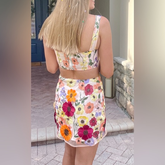 Finesse Floral Appliqué Two Piece Set - Perfect Taylor Swift Eras Tour Outfit! - Picture 2 of 6